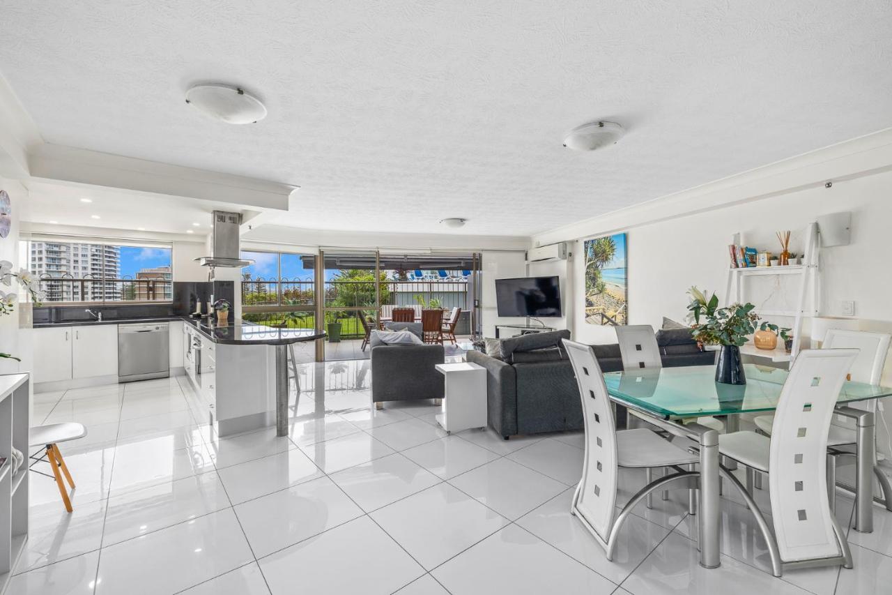 Gemini Court Holiday Apartments Гоулд Коуст Екстериор снимка